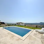 Foca Tas Villa *